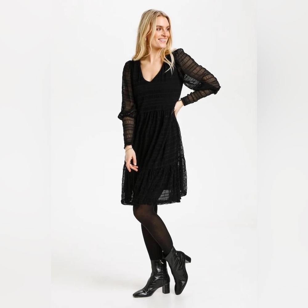 CREAM brand CR Little Black dress. BNWT in Size small